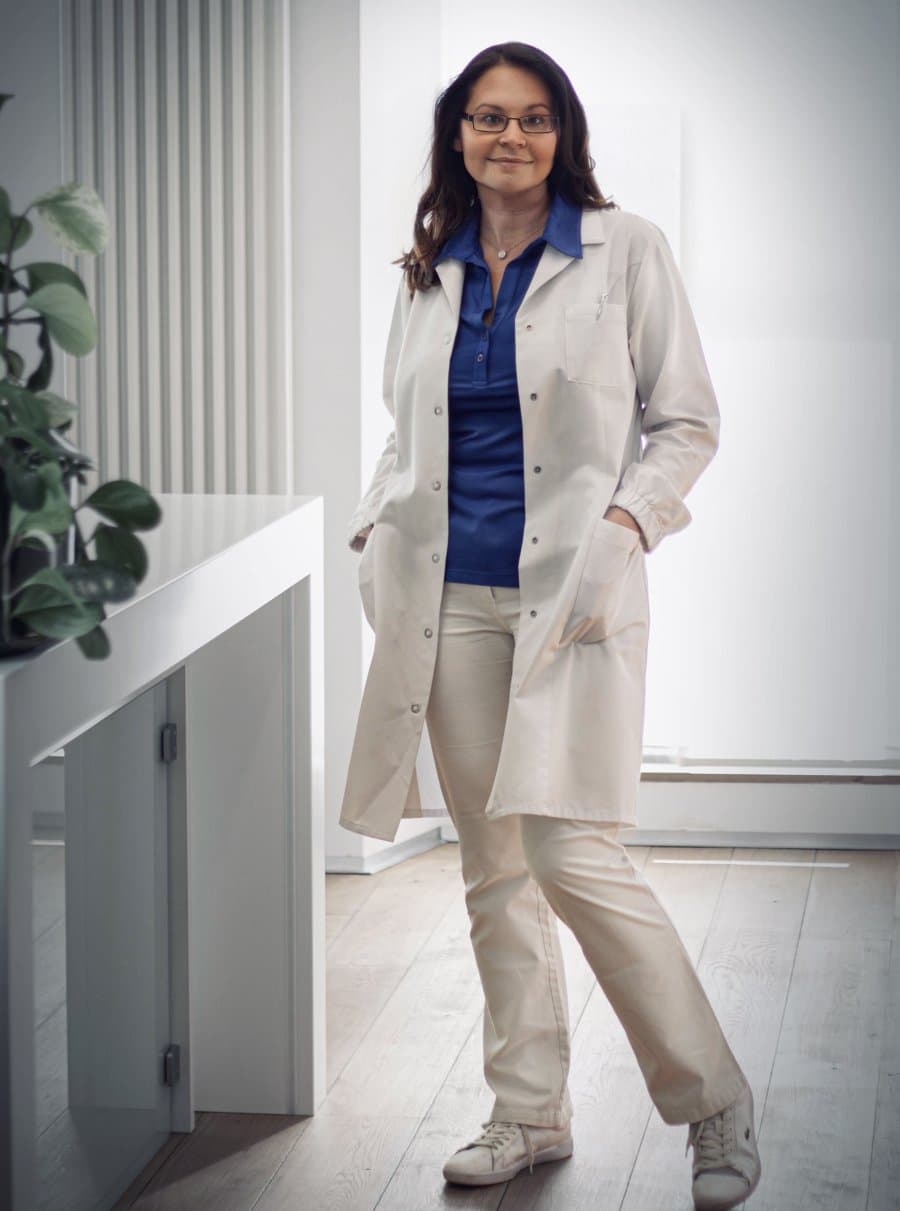Dr. med. Natalie Wiesen, Fachärztin, in ihrer Praxis in Hillesheim